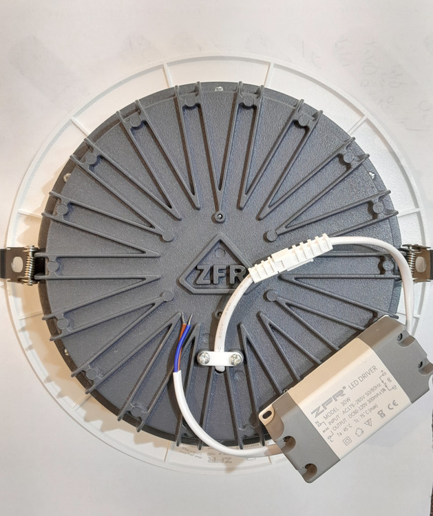 چراغ 32cob وات برند zfr